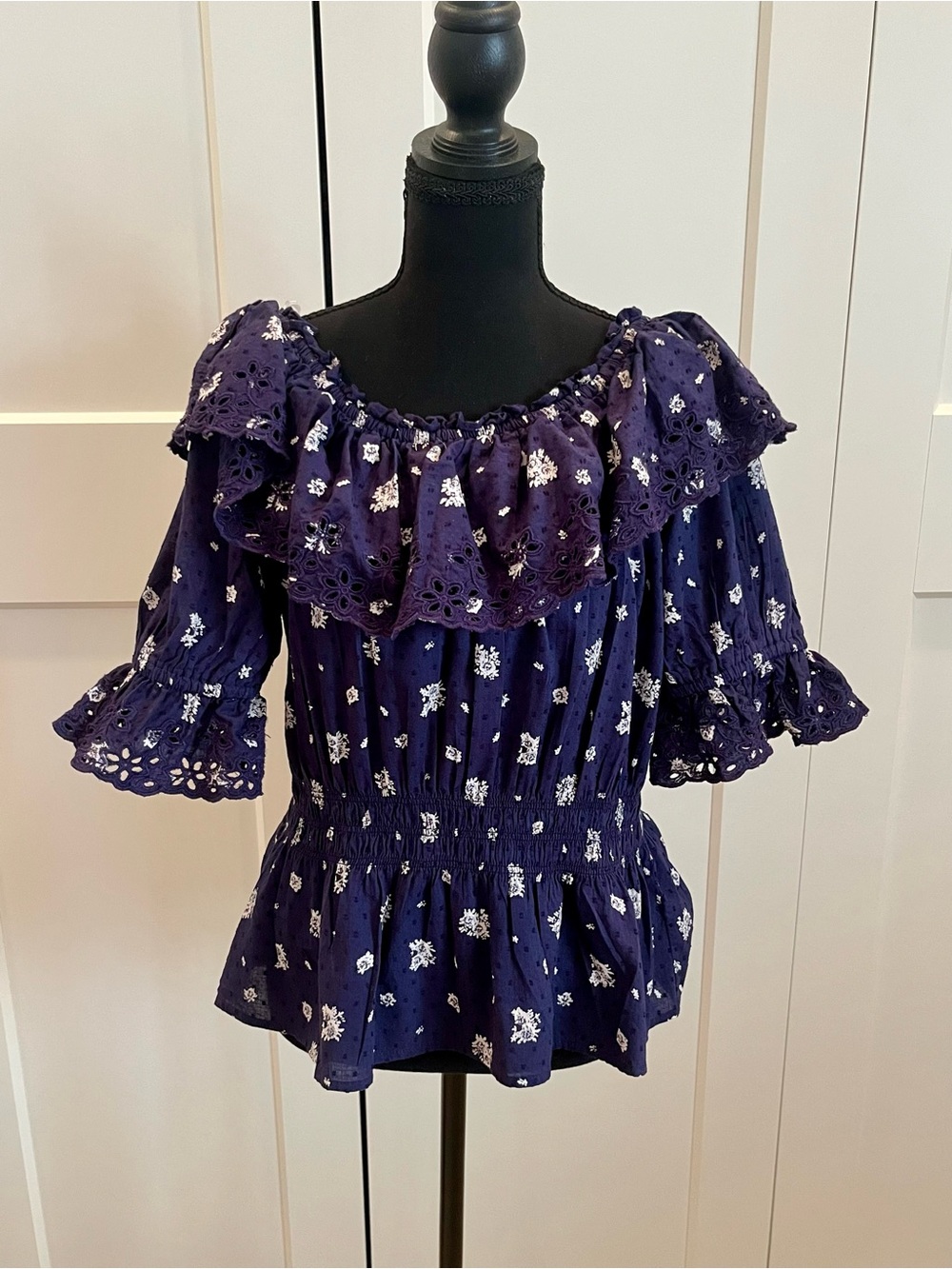 Universal Thread Navy Floral Eyelet Ruffle Top in Cool Cotton Cottagecore Floral